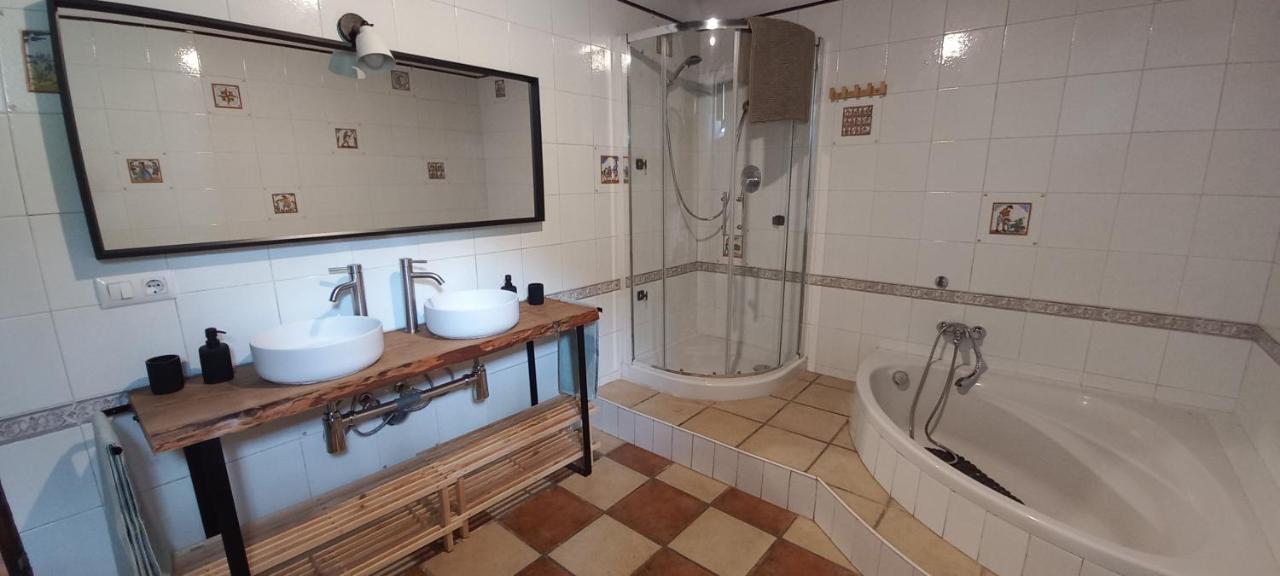 La Fabrica De Targarona Villa San Pedro de Torelló Bagian luar foto