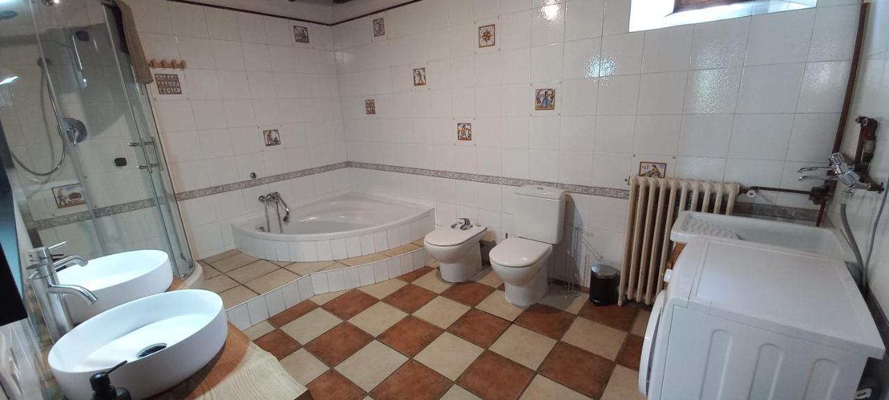 La Fabrica De Targarona Villa San Pedro de Torelló Bagian luar foto